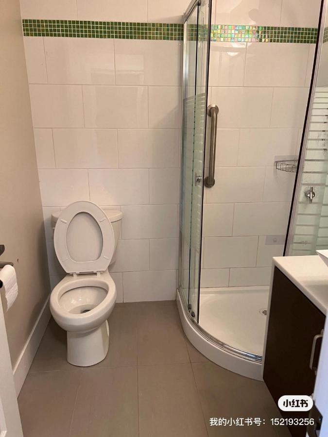 Spacious And Bright Large Suite With Separate Bathroom Richmond Exterior foto